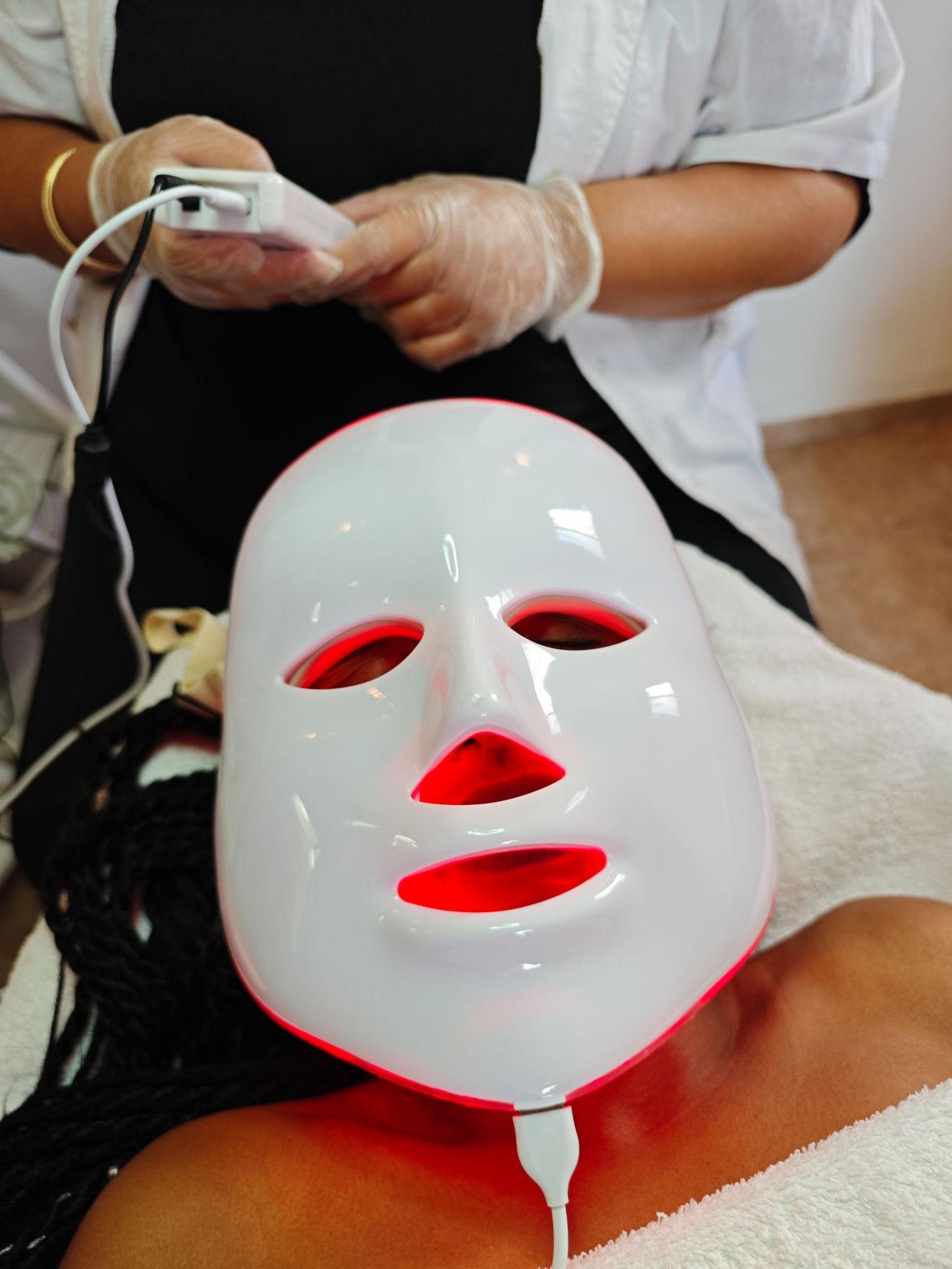 Crystal Red Light Facial-60 Min